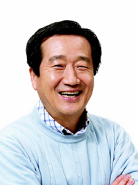 김재홍상임위원사진