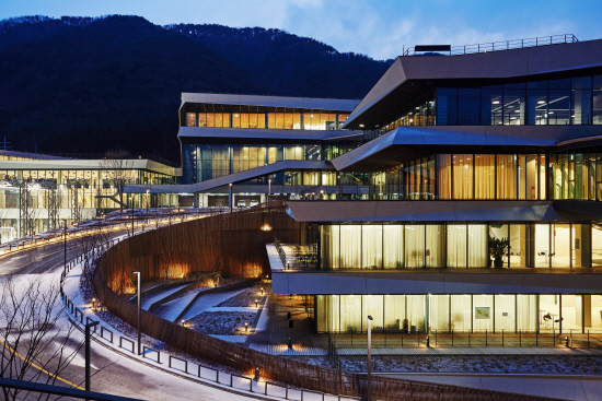 강의동 연구동 전경 2