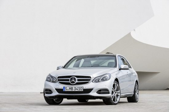 사진-메르세데스-벤츠_The_New_E-Class-Avantgarde-5