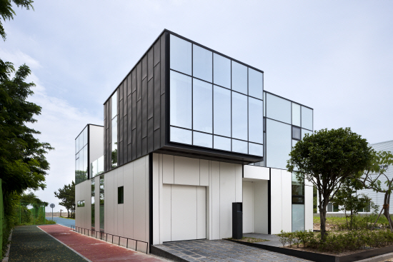 1. 부산S주택 - 북동측 전경