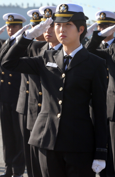 최태원 회장 딸 최민정 해군 중위