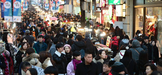 크리스마스 이브 명동 인파