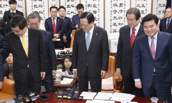 여야, 총선 선거구 획정안과 쟁점법안 논의